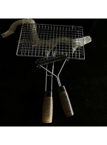 Решітка гриль "Ковбаски" + щітка (горіх стабілізований)